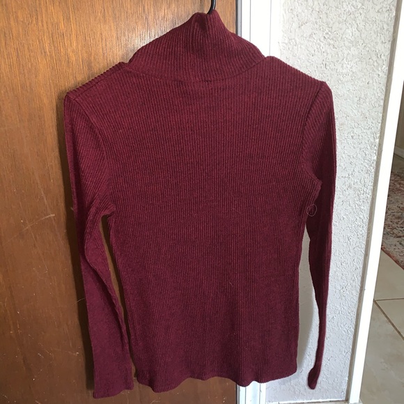 Turtle neck - Picture 2 of 2